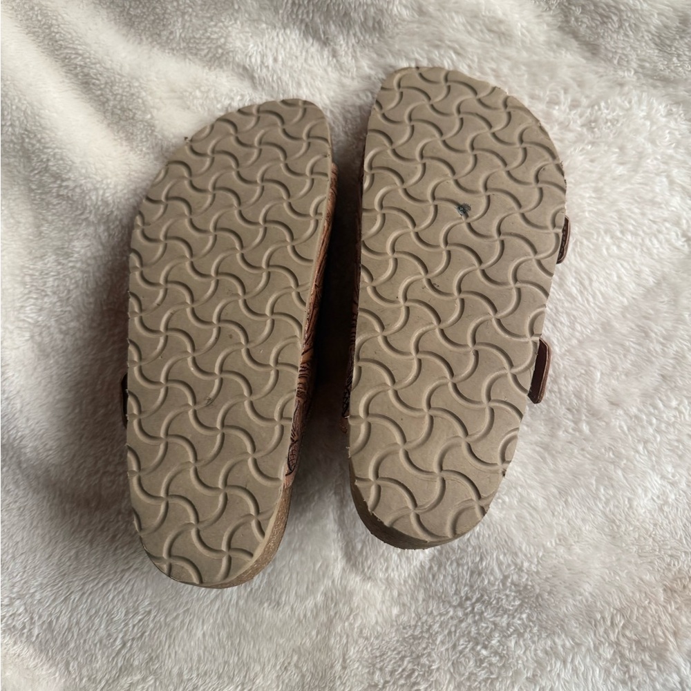 MYRA tooled leather Sandals with Buckle Straps - Picture 3 of 3